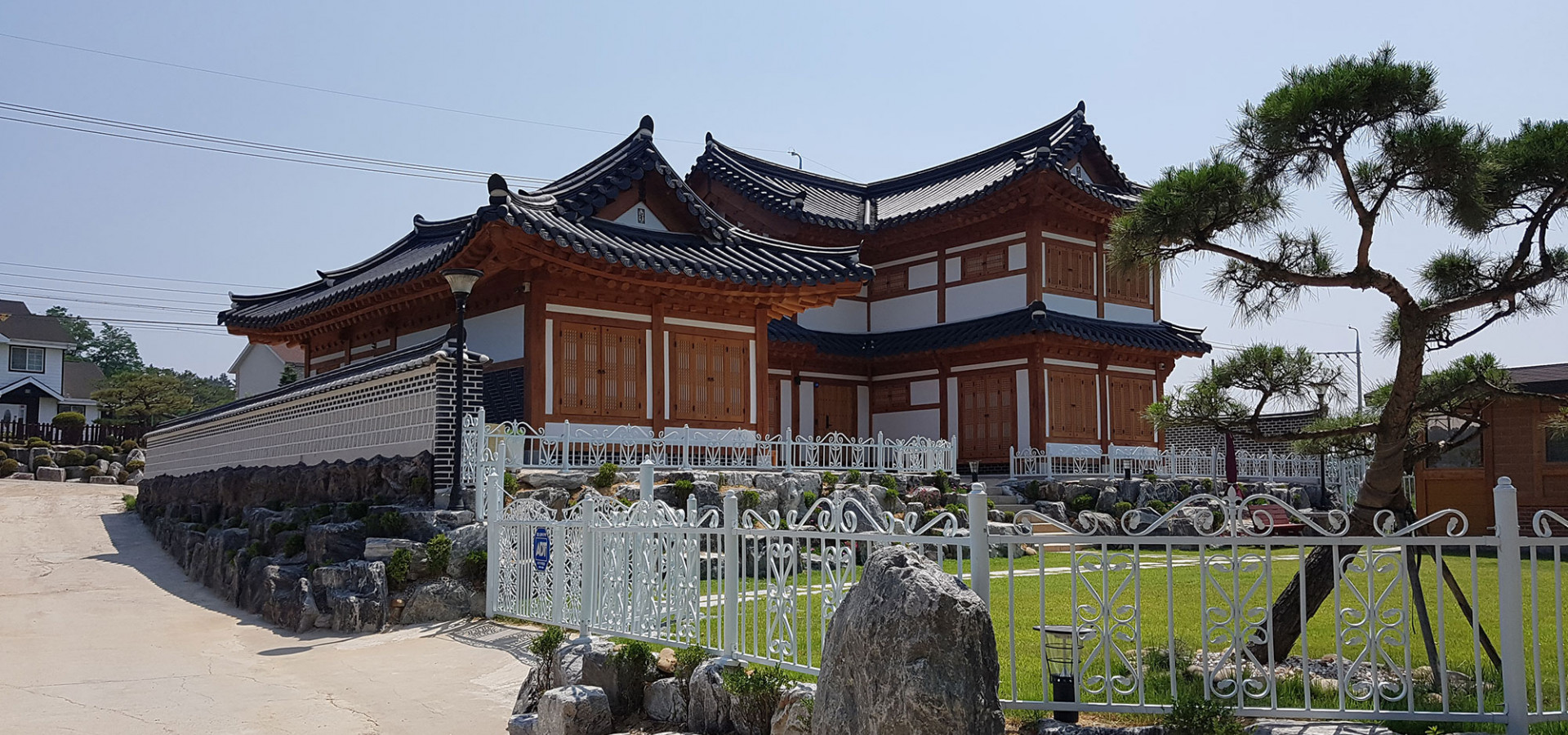 25평 b타입,2억3천7백5십만원(평당9백5십만원),다락(3.7평),3중창,기초포함,이중단열,레진한식기와(부가세별도)